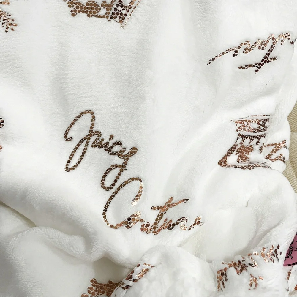 NEW Juicy Couture White Rose Gold Metallic Crown Snowflake Sherpa‎ Plush Throw